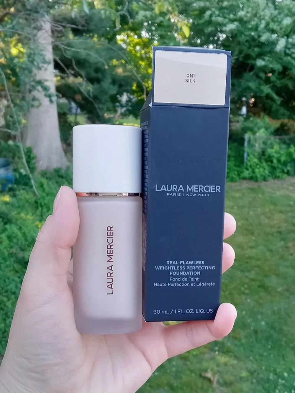 NEW Laura Mercier Real Flawless Foundation